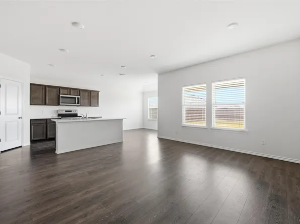 1708 Misty Meadow Ln, Lancaster, TX 75146