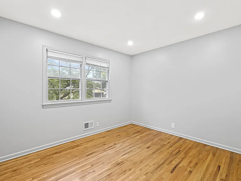 3612 S 105th St — Photo 18