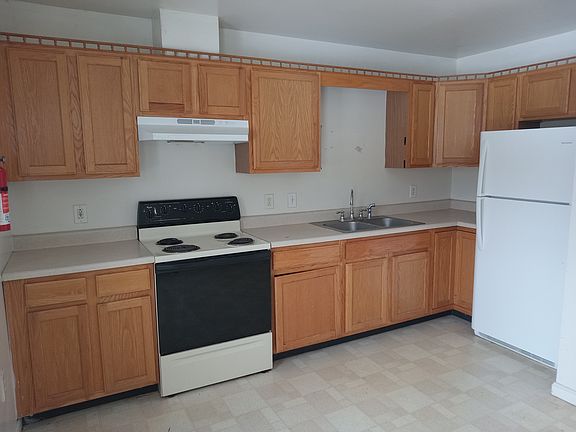 5th image of 597 Bross St APT 16