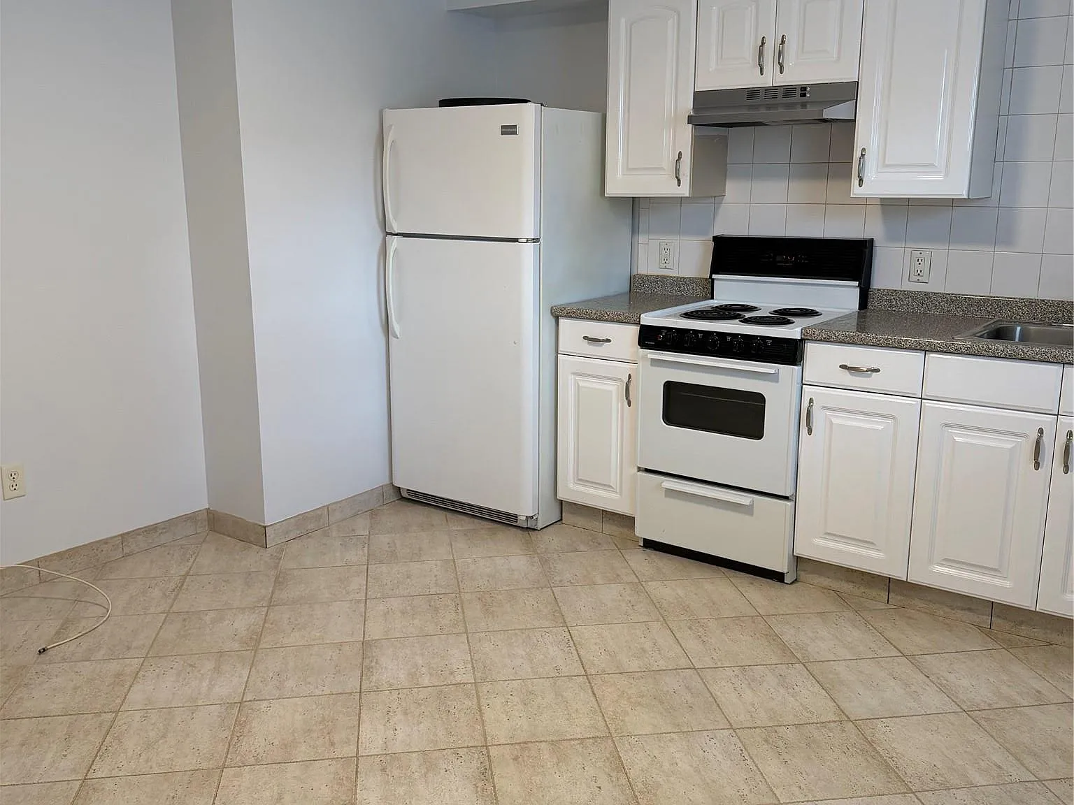 1 bed, 1.0 bath, 560 sqft, $2,100 — Photo 3