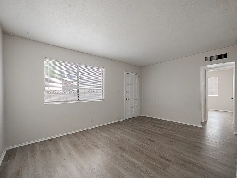 2350 E Broadway Rd — Photo 6