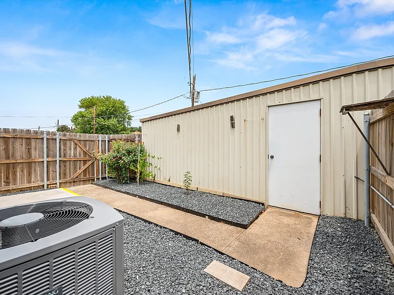 5718 Cancun Dr — Photo 22