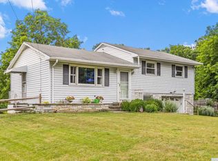 471 Joslen Blvd, Hudson, NY 12534