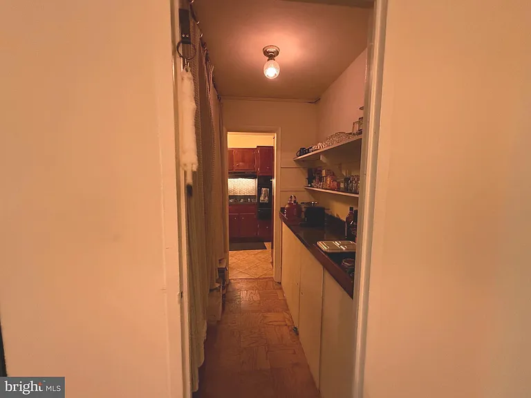 10201 Grosvenor Pl #320 — Photo 6