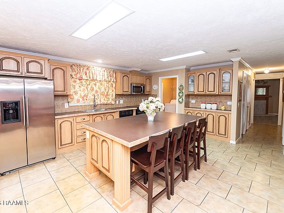 4th image of 834B Beverly Rd