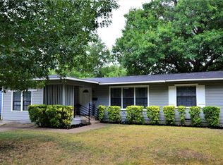 106 Wilmington Ave, Waxahachie, TX 75165