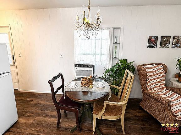 3rd image of 8 Tangerine Ct