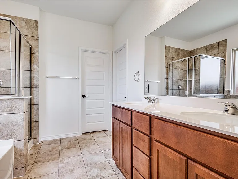 917 Waggoner Dr — Photo 12