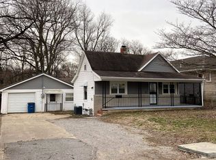 423 E 7th St, Mount Carmel, IL 62863