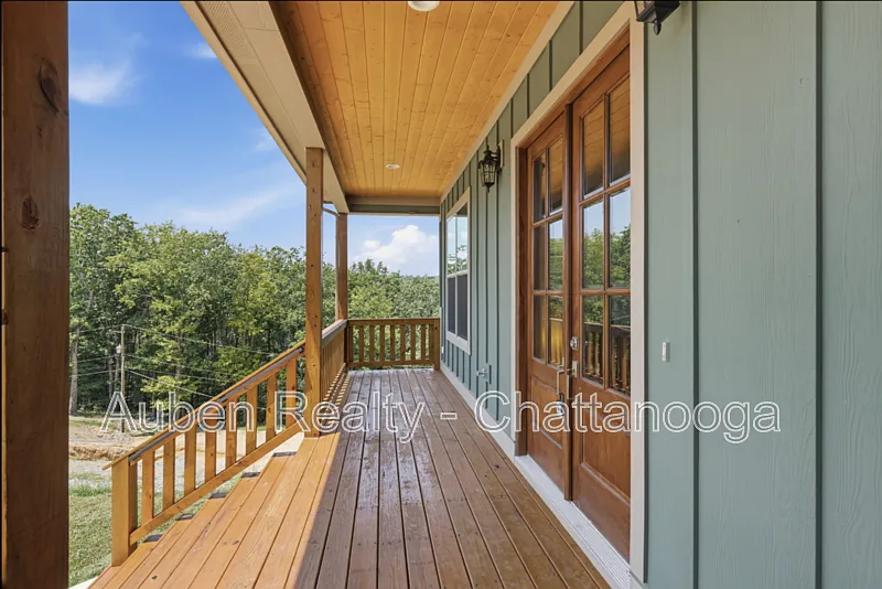 3 bed, 2.5 bath, 1800 sqft, $3,800 — Photo 2