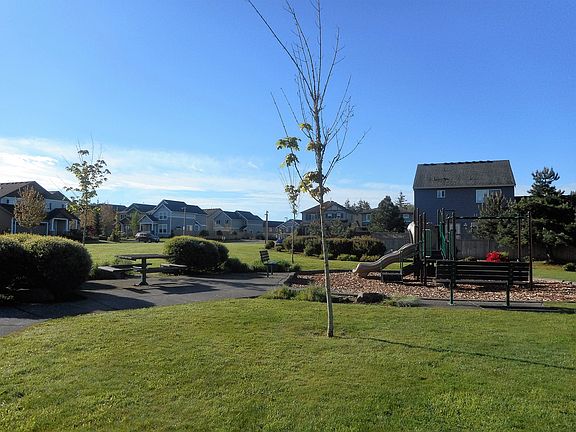 3rd image of 4728 Cordata Pkwy