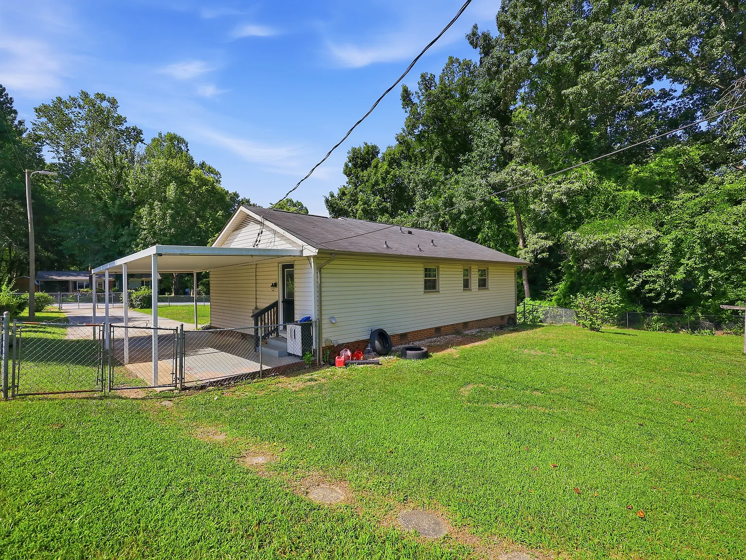 3 bed, 1.5 bath, 1154 sqft, $1,750 — Photo 3