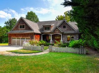 323 Lovely Bluff Rd, Rocky Top, TN 37769