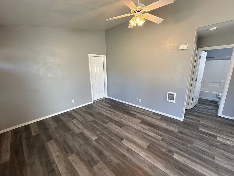 1265 Poplar St — Photo 5