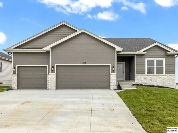 11658 S 124th Ave, Papillion, NE 68046