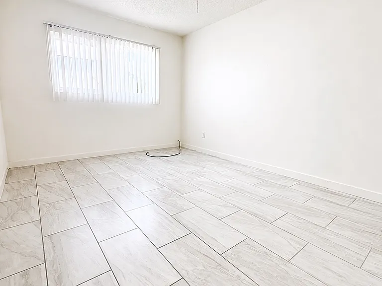 2312 E Commonwealth Ave #5 — Photo 8