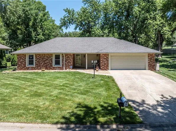 4303 S Stonecrest Cir, Saint Joseph, MO 64506