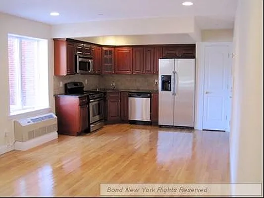 Sold by Bond New York | media 16