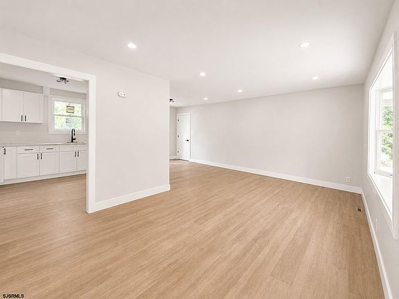 5th image of 430 Melon Ave