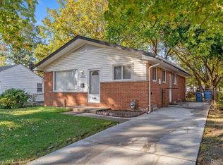 25470 Pennie St, Dearborn Heights, MI 48125