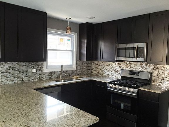 3rd image of 445 Paxton Ave