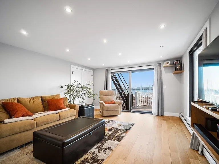 269 Webster St #3 — Photo 9