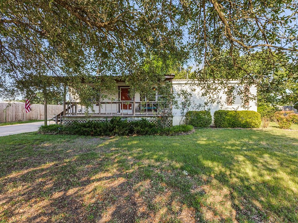 1st image of 131 Squires Ct