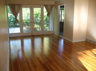 2749 Charing Rd, Columbus, OH 43221