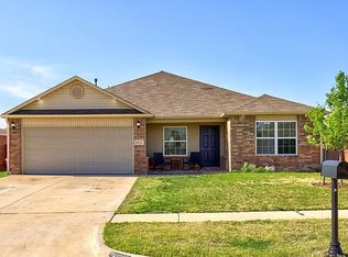 9817 Glover River Dr, Yukon, OK 73099