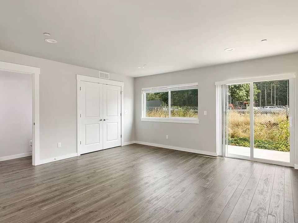 1st image of 14509 Union Ave SW #14509