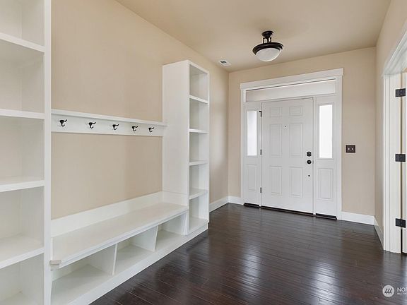3rd image of 3933 Highlands Blvd
