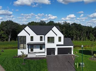 9602 Crestwood Ter, Eden Prairie, MN 55437