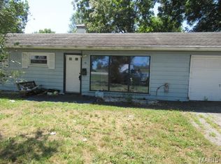 19 Hanover Ln, Cahokia, IL