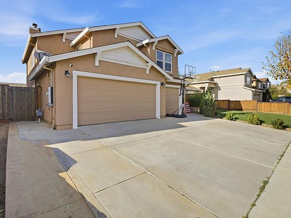 3rd image of 1421 Burgundy Way