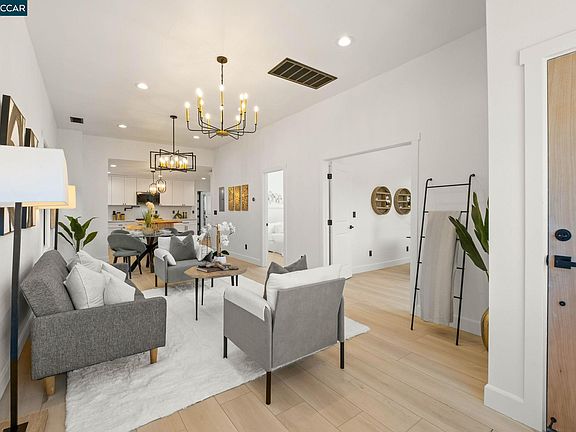 4th image of 1920 Linden St