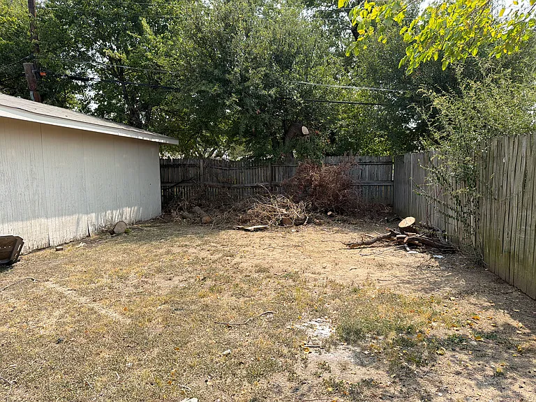 2505 Normont Cir — Photo 18