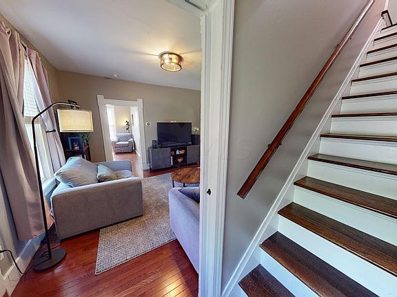 4th image of 307 W Hubbard Ave