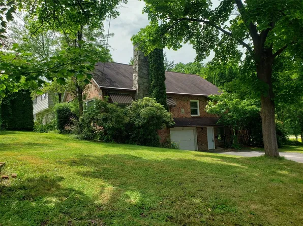 102 Wright Rd, Vestal, NY 13850