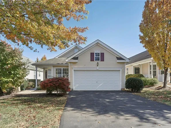 1791 Creekview Ct, Macungie, PA 18062