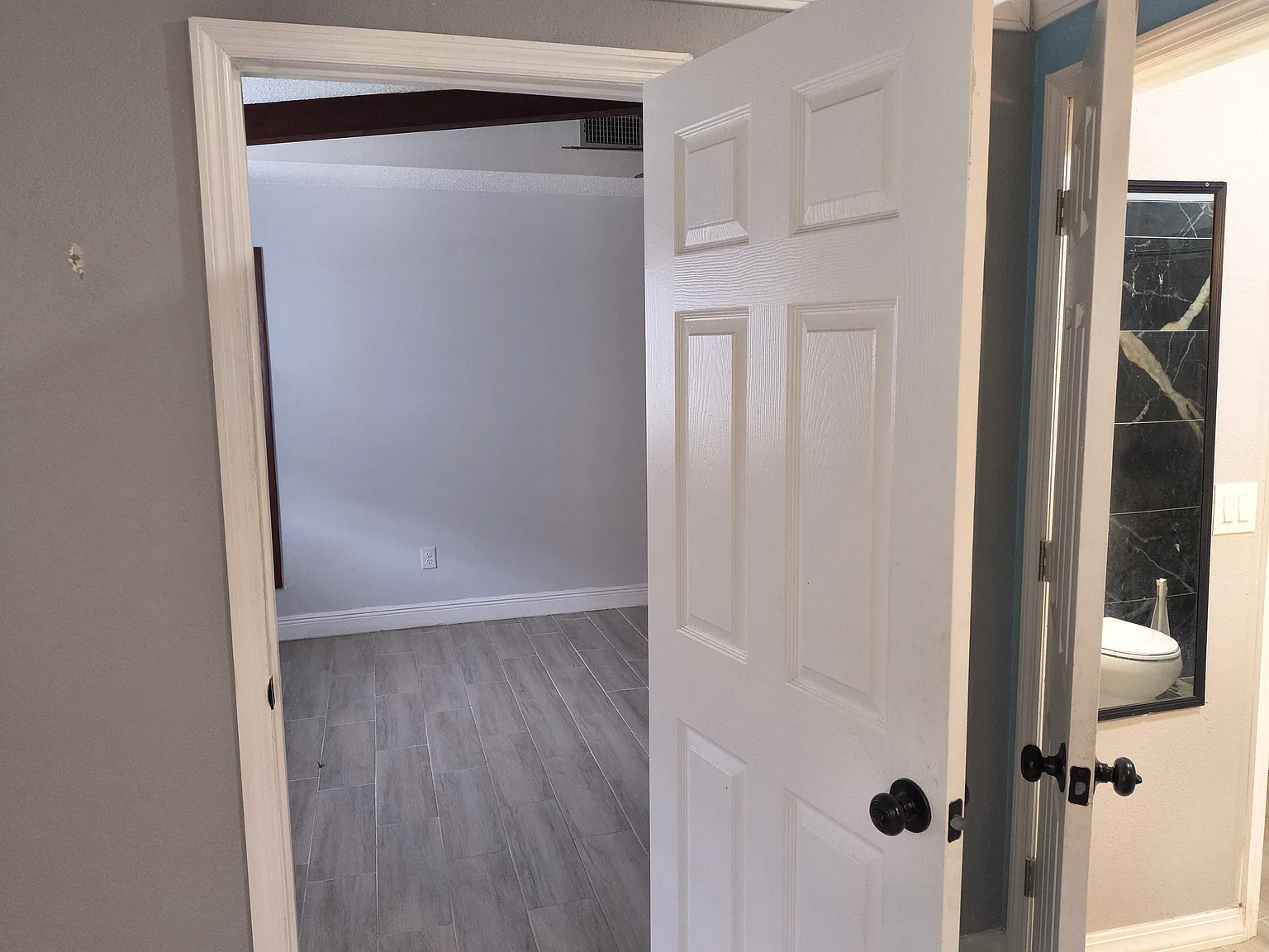 Studio, 918 sqft, $1,300 — Photo 4