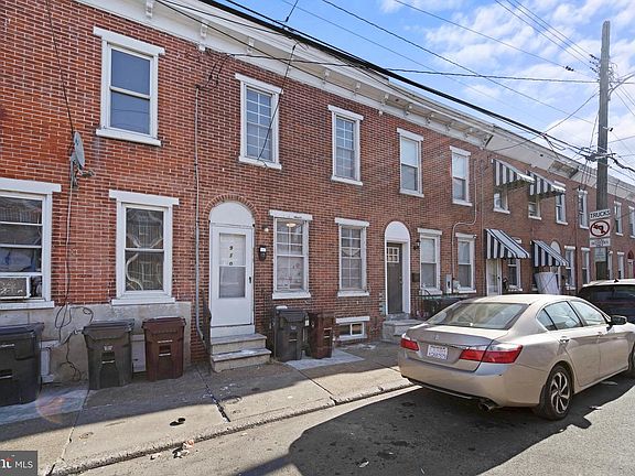 3rd image of 910 N Spruce St