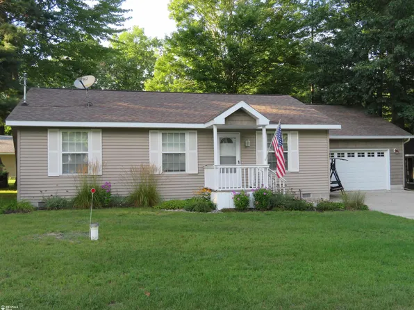 10369 W Higgins Lake Dr, Roscommon, MI 48653