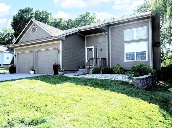 1409 Russell Rd, Pleasant Hill, MO 64080