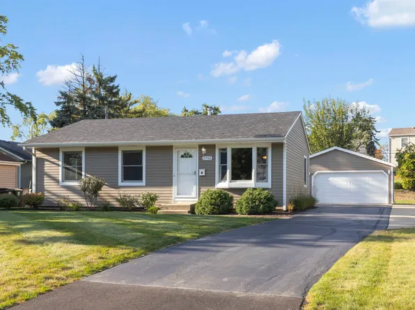 2762 Forest Glen Pkwy, Woodridge, IL 60517