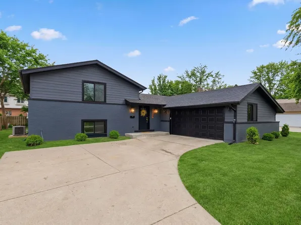 3509 Lawson Rd, Glenview, IL 60026