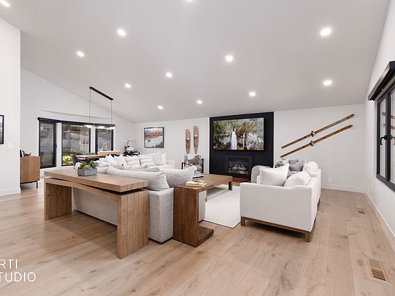4th image of 2343 E Germania Cir S