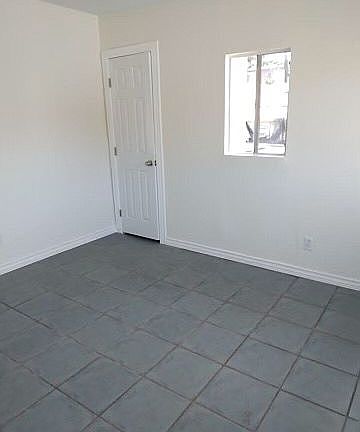 4th image of 1220 W Court St