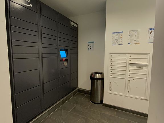 3rd image of 10 Essex St #609