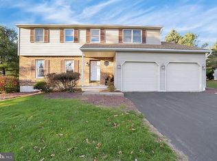 14 Saddle Ct, Sinking Spring, PA 19608