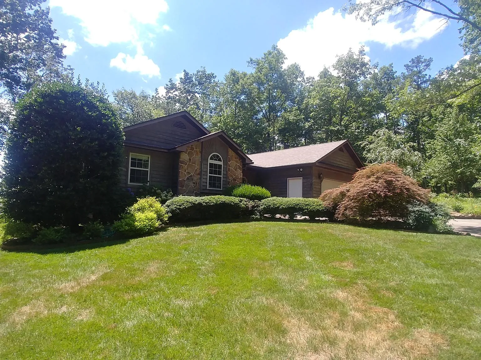 3 bed, 1500 sqft, $2,450 — Photo 2